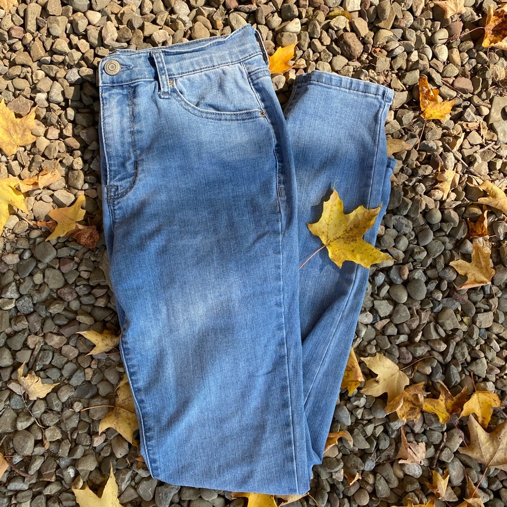 Aero Skinny Jeans